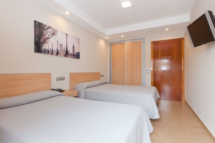 Room 8 of 39