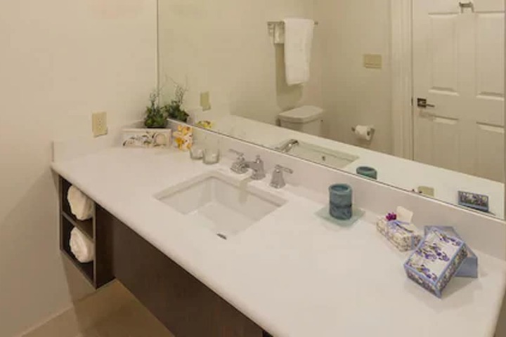 Room 53 of 79