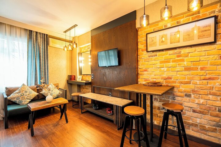 Room 93 of 186
