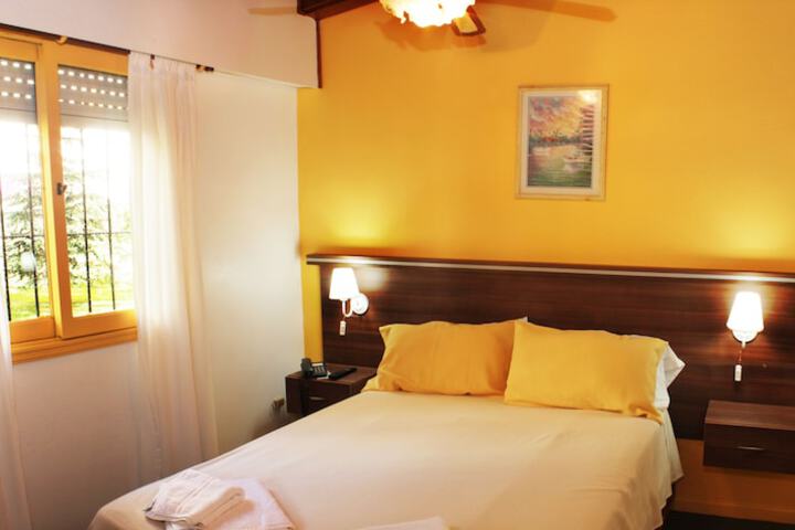 Room 6 of 18