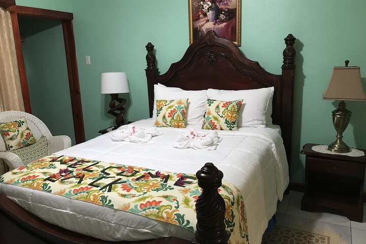 Room 32 of 162