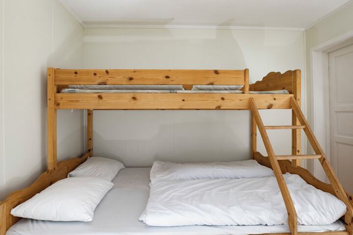 Room 2 of 46
