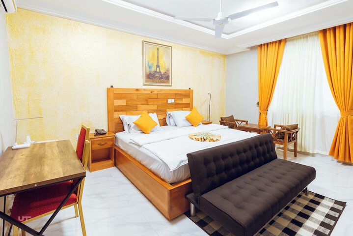 Room 5 of 31