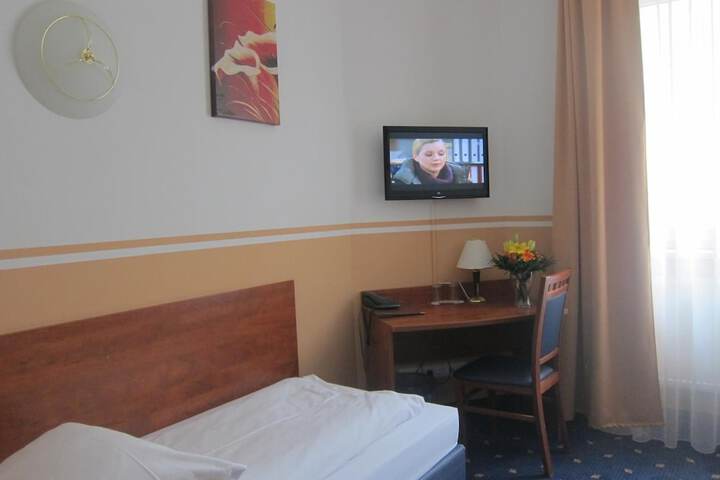 Room 29 of 48
