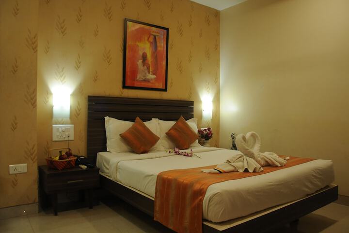 Room 8 of 53