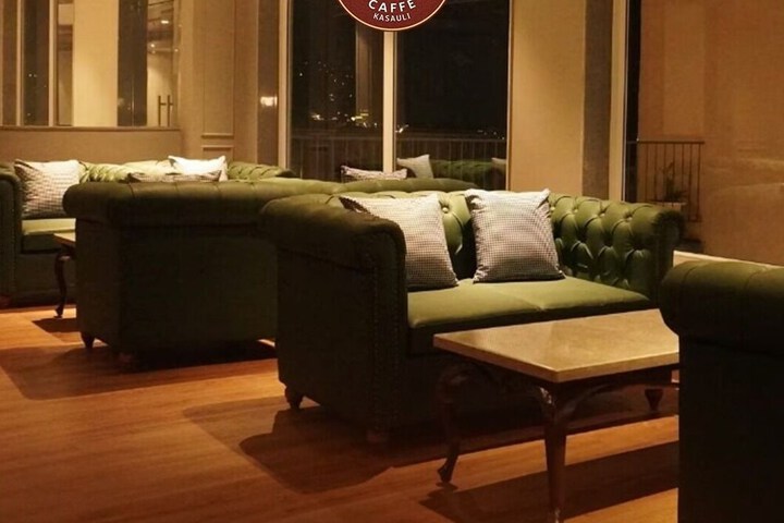 Lounge 64 of 72
