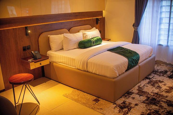 Room 4 of 36