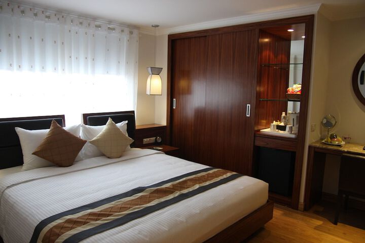 Room 3 of 54