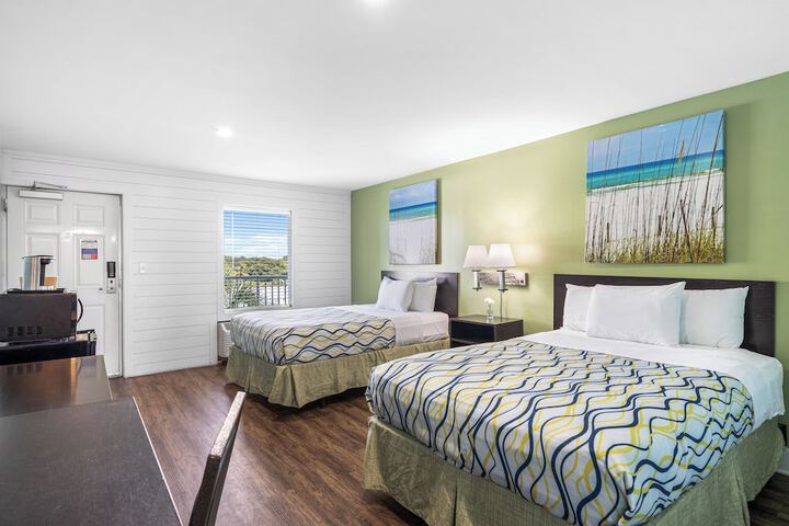 Room 21 of 120