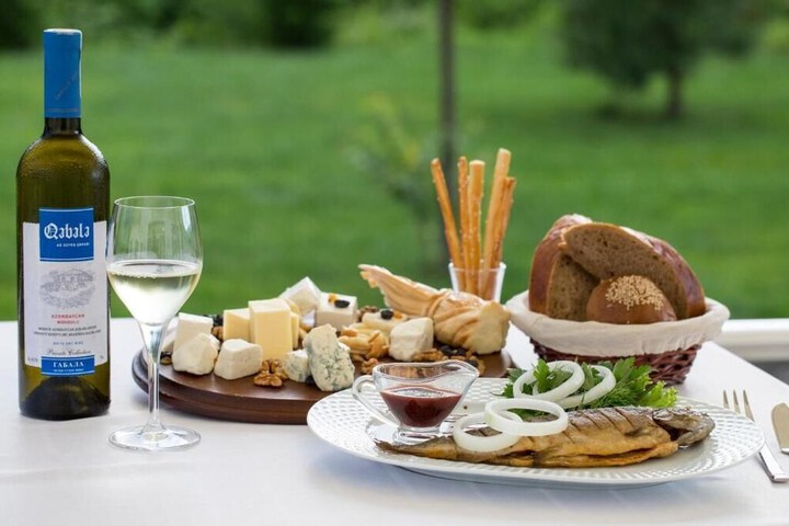 Dining 58 of 111