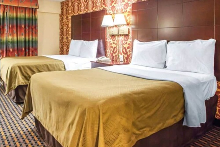 2 Double Beds (6 of 13)