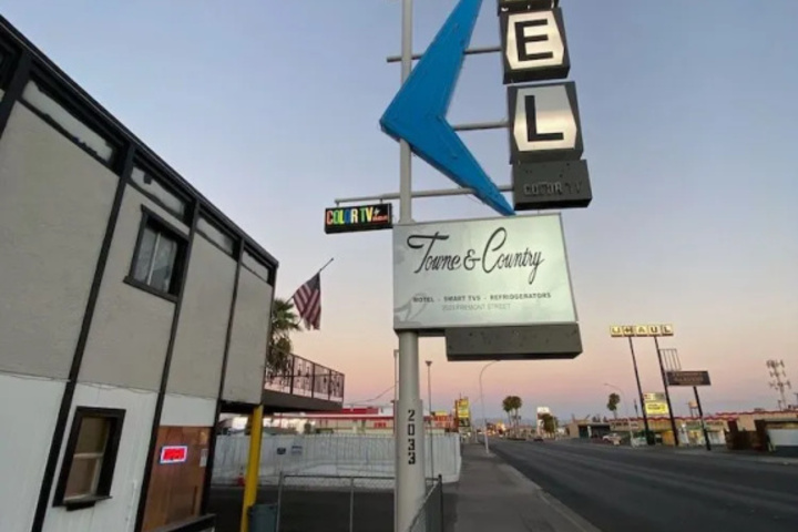 Towne and Country Motel