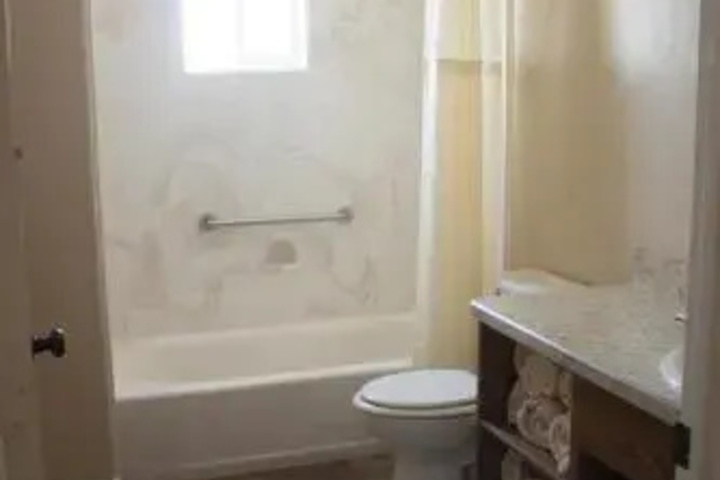 Room 4 of 5
