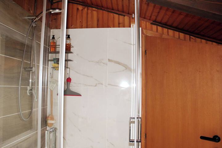 Room 9 of 35
