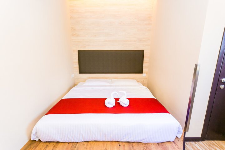Room 28 of 90
