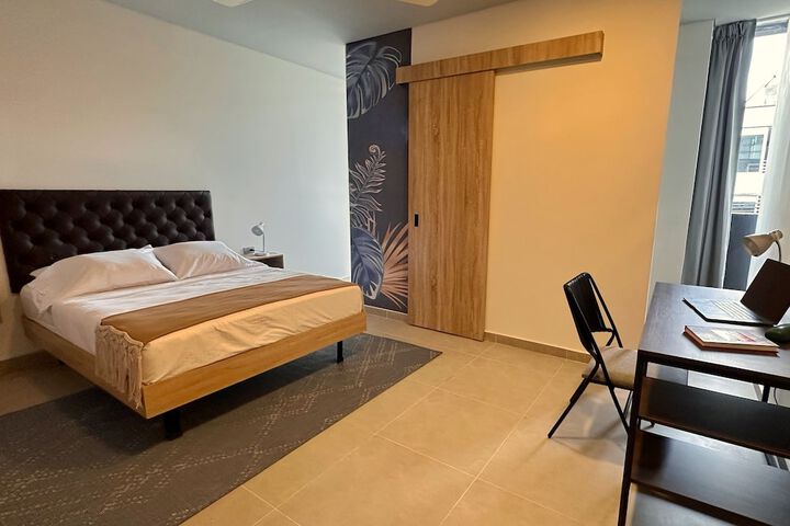 Room 5 of 33
