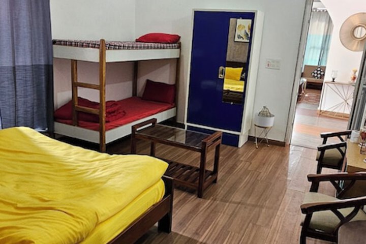 Room 33 of 97
