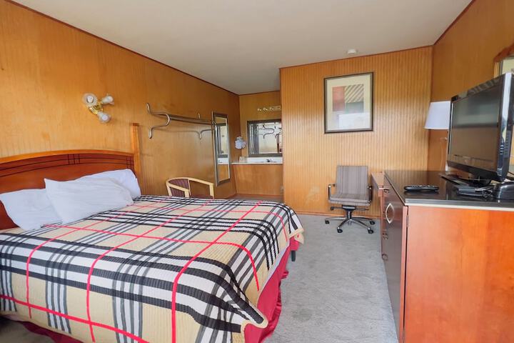 Room 7 of 25