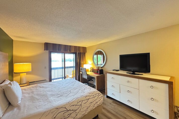 Room 10 of 115