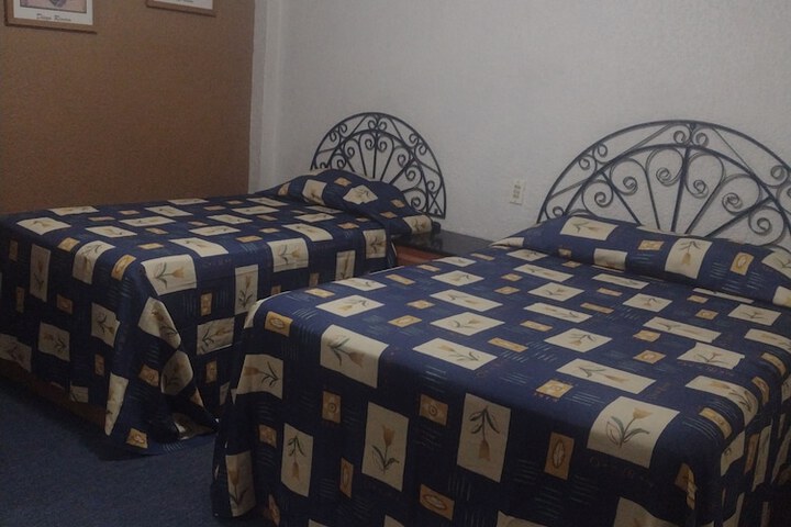 Room 9 of 19