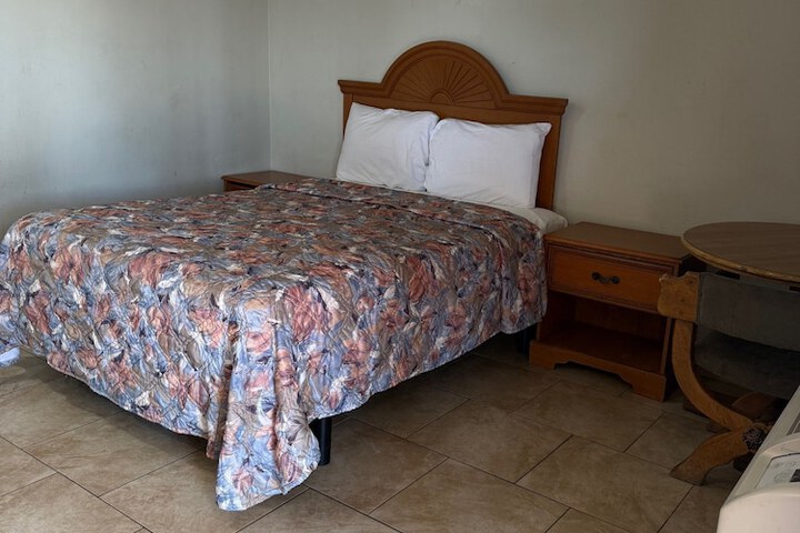 Room 17 of 60