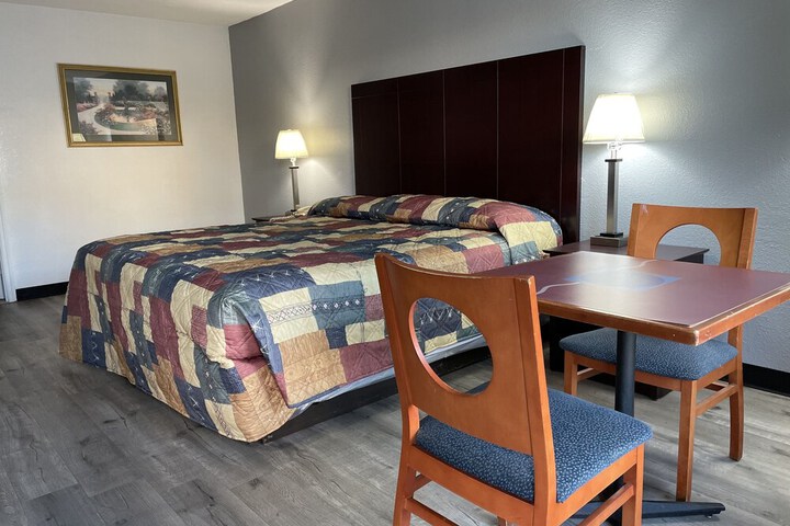 Room 18 of 51