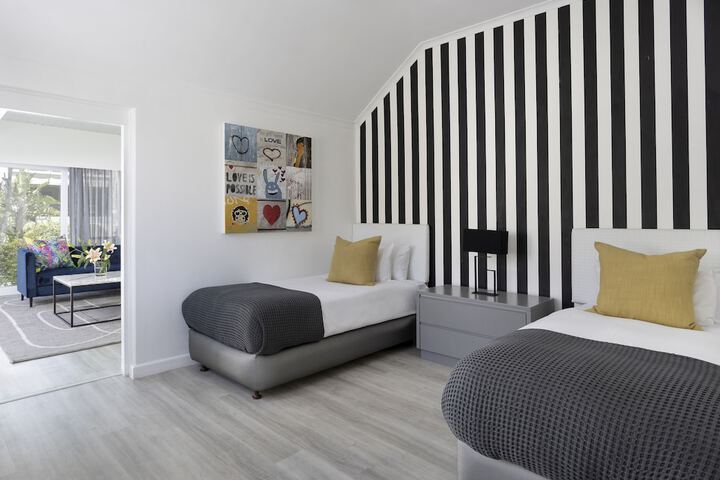 Room 16 of 42
