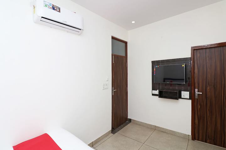 Room 6 of 23