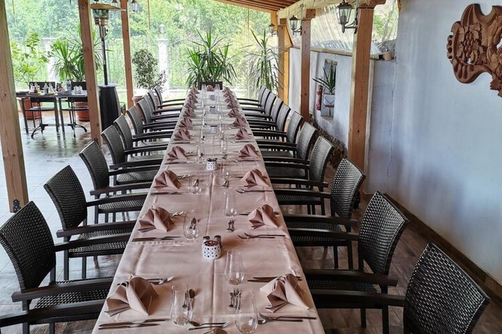 Dining 5 of 18