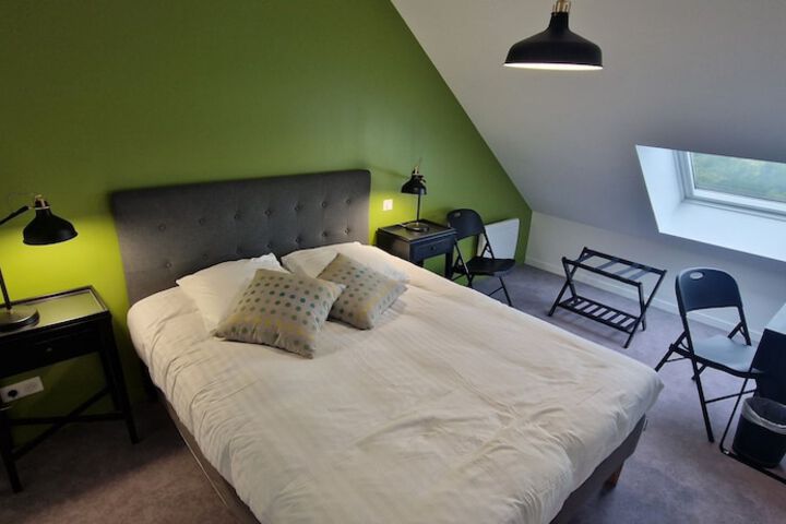 Room 13 of 35