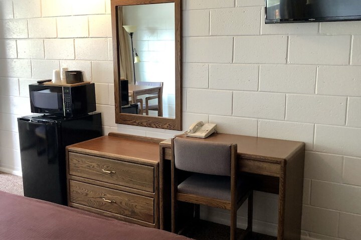 Room 11 of 20