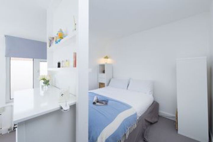Room 17 of 30
