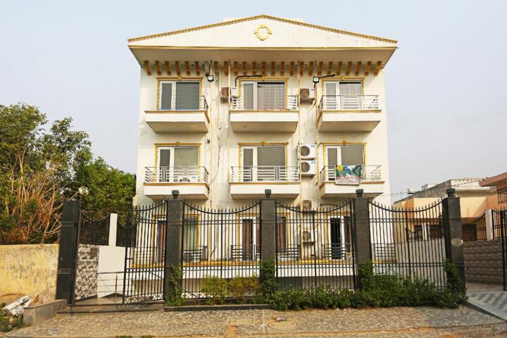 Hotel O VAAS One Thirty Two