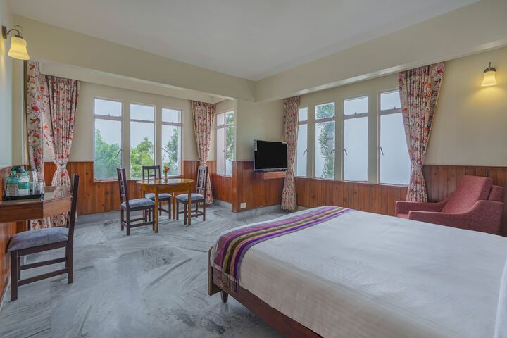 Room 5 of 28