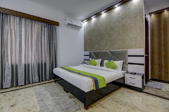 Room 16 of 46