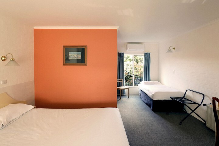 Room 7 of 38