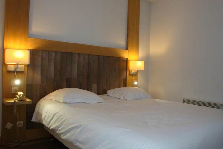 Room 18 of 37