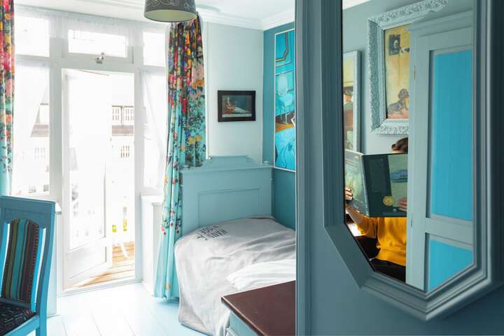 Room 21 of 68