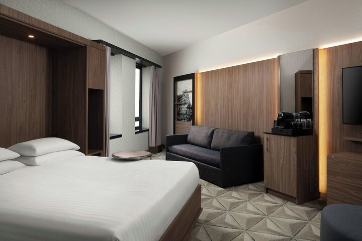 Room 18 of 128