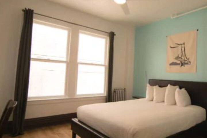 Room 9 of 40