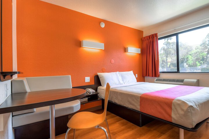 Double Room Disability Accessible (2 of 10)