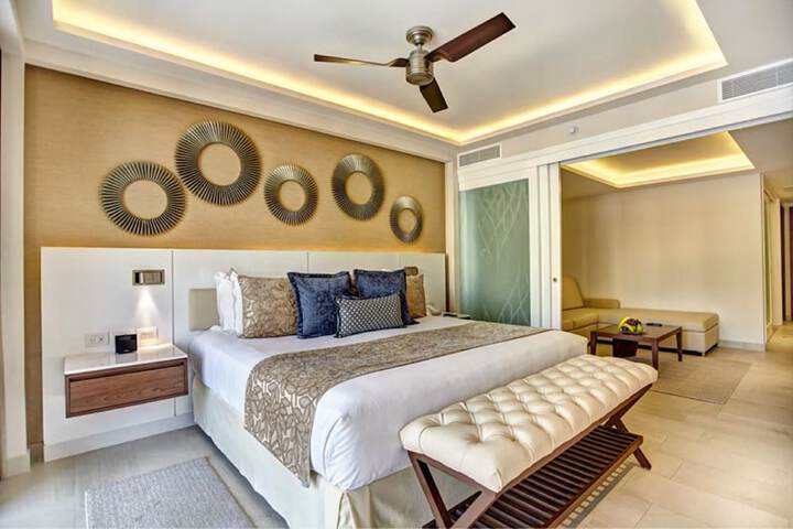 Room 15 of 170