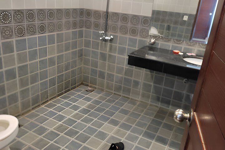 Room 20 of 29