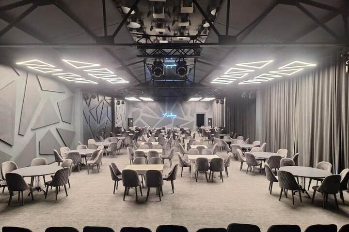 Business Center 66 of 81