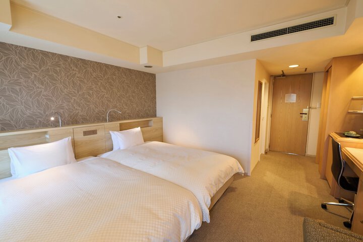 Room 13 of 60