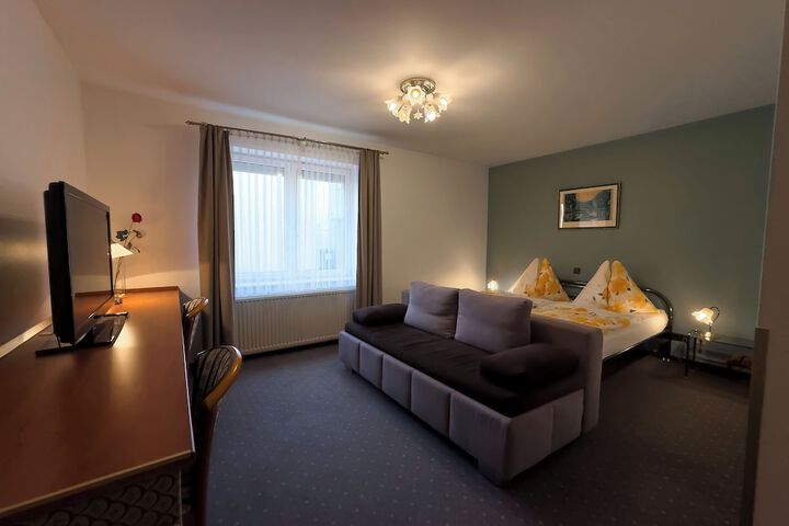 Room 15 of 42