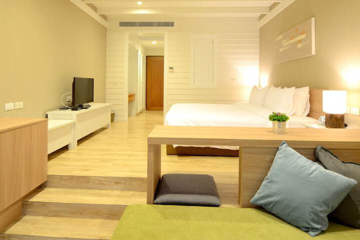 Room 6 of 48