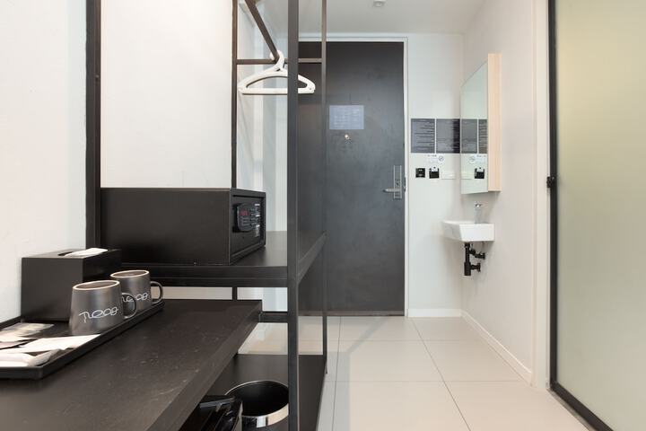 Room 35 of 71
