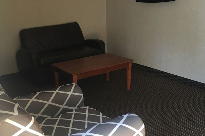 1 King Bed (3 of 25)