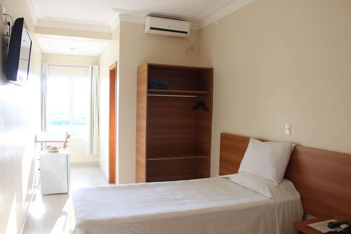 Room 7 of 25